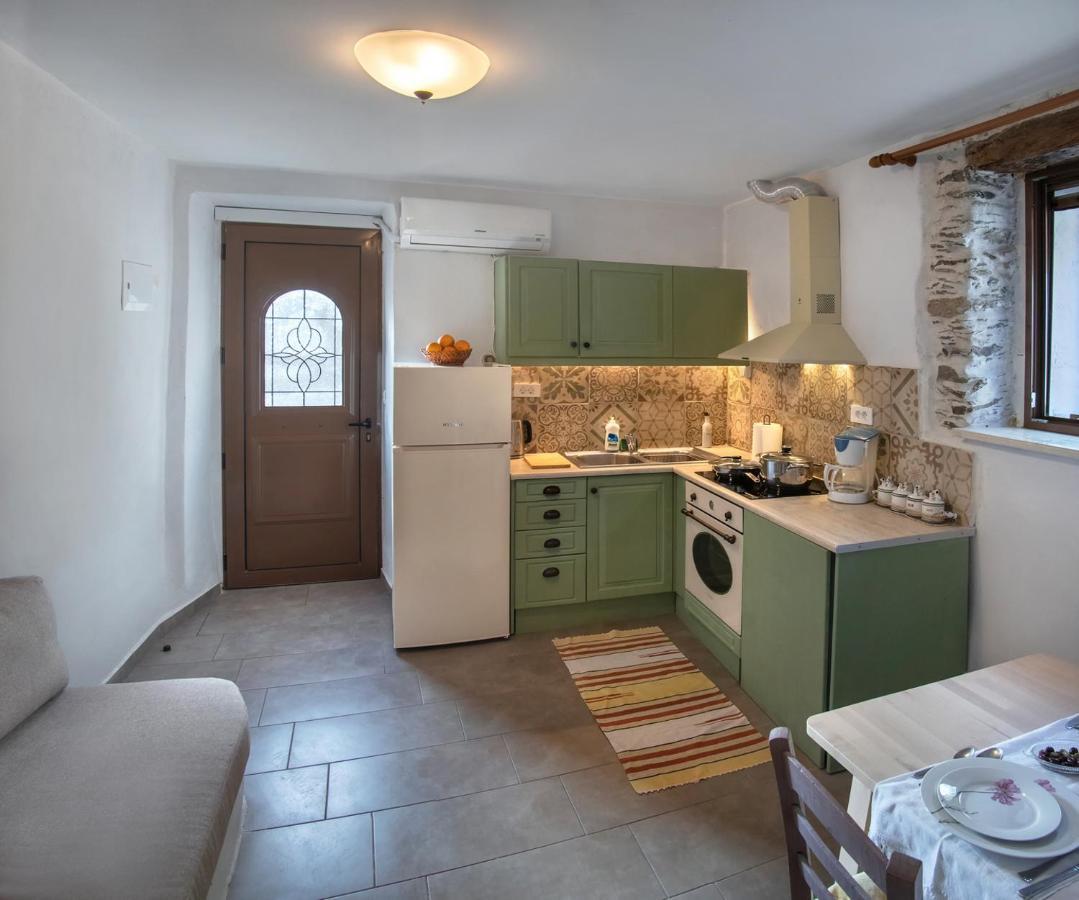 Feneri 3 -Cozy Rustic Apt 20' From Elafonisi Beach Perivolia  エクステリア 写真