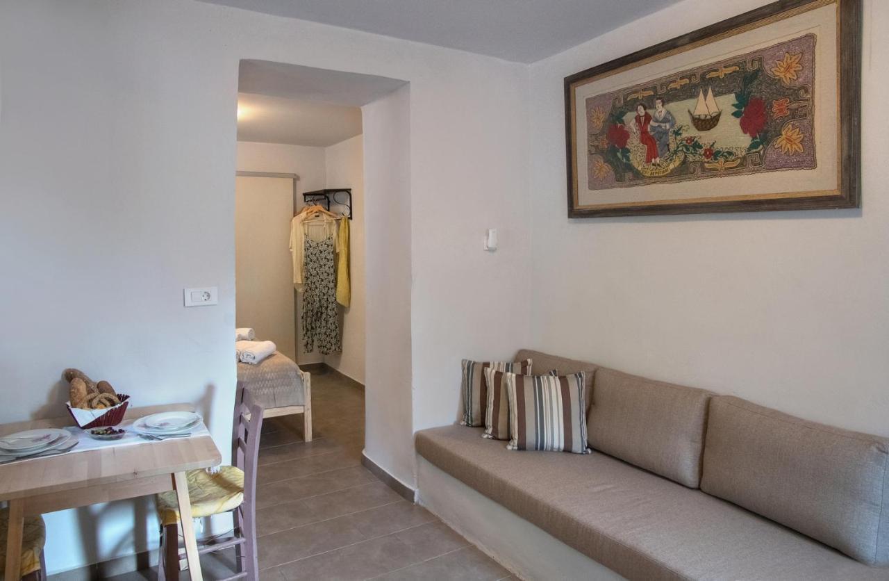 Feneri 3 -Cozy Rustic Apt 20' From Elafonisi Beach Perivolia  エクステリア 写真