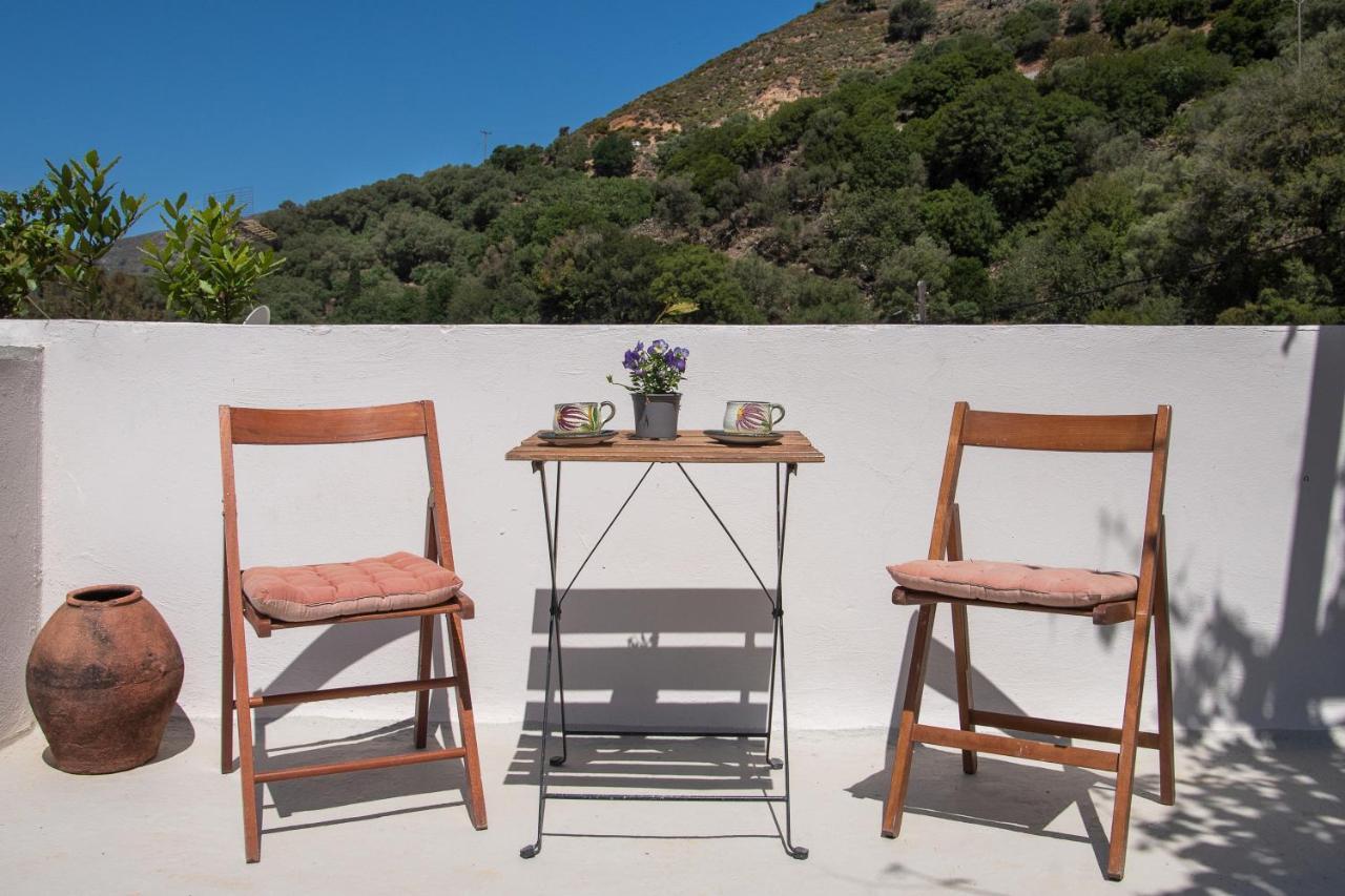 Feneri 3 -Cozy Rustic Apt 20' From Elafonisi Beach Perivolia  エクステリア 写真